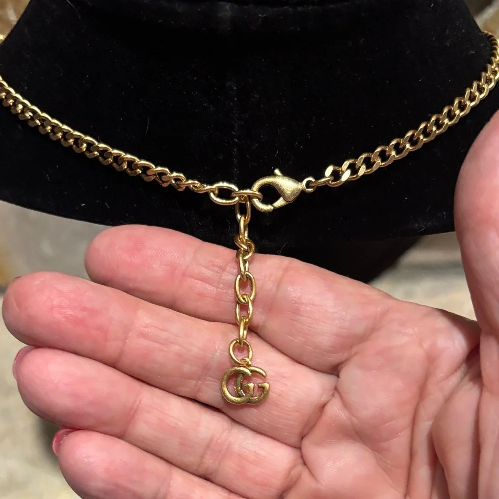 Gold Flower GG Pendant Necklace - Picture 4 of 4